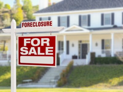 Thinking About Buying a&nbsp;Foreclosure?
